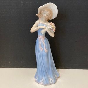 House of Lloyd figurine, gathering flowers, 1998